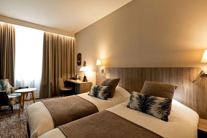 Room 16 of 49