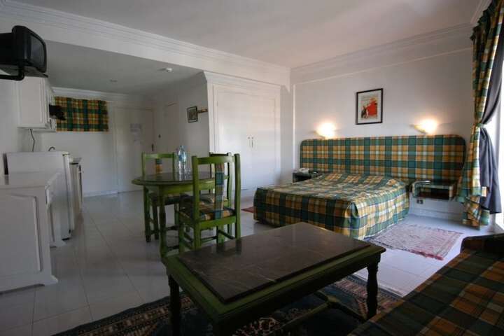 Room 9 of 20