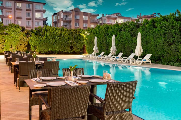 Pool Hotel