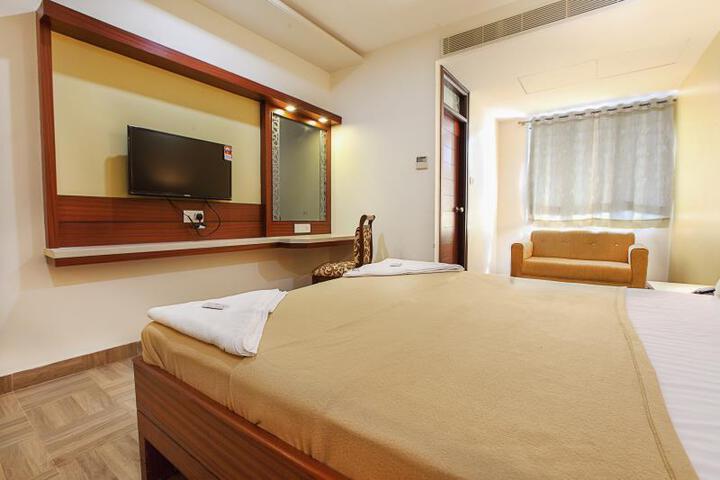 Hotel Sri Venkadaramana Towers