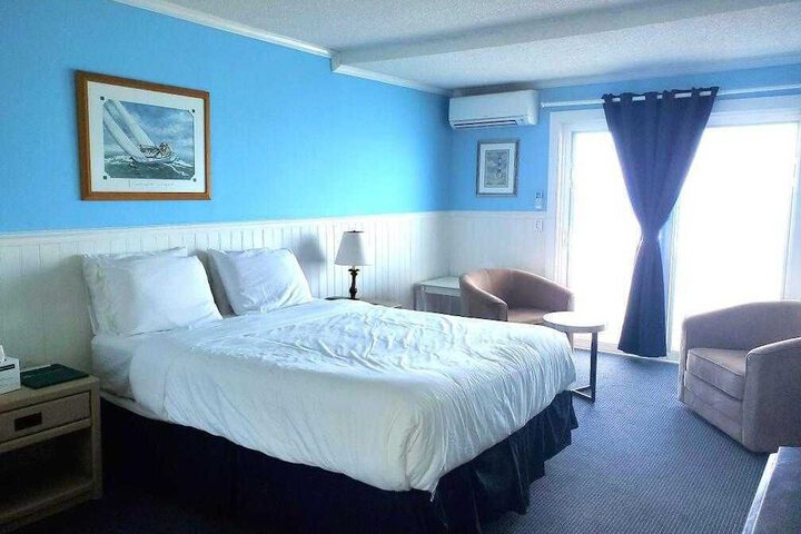 Room 65 of 179