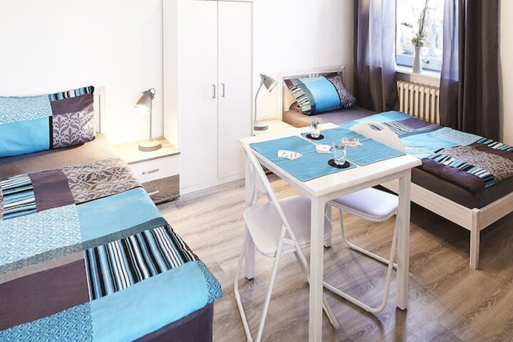 Room 6 of 18
