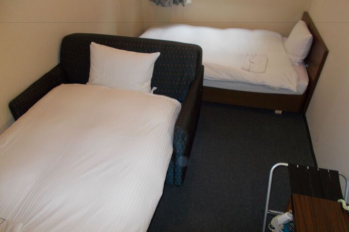 Room 5 of 49