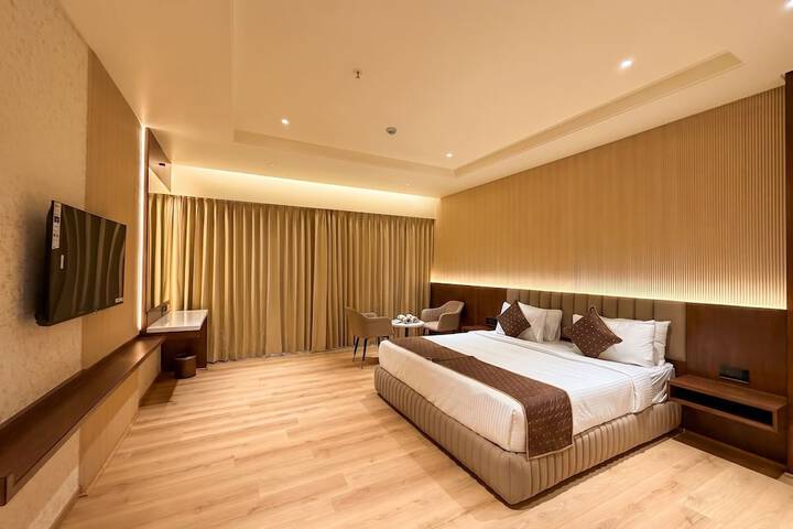 Room 9 of 50