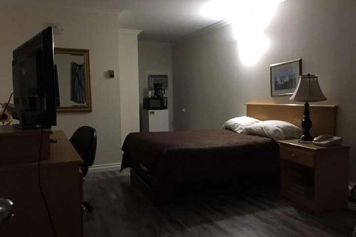 Room 2 of 7