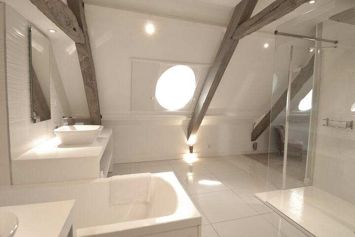 Room 47 of 75