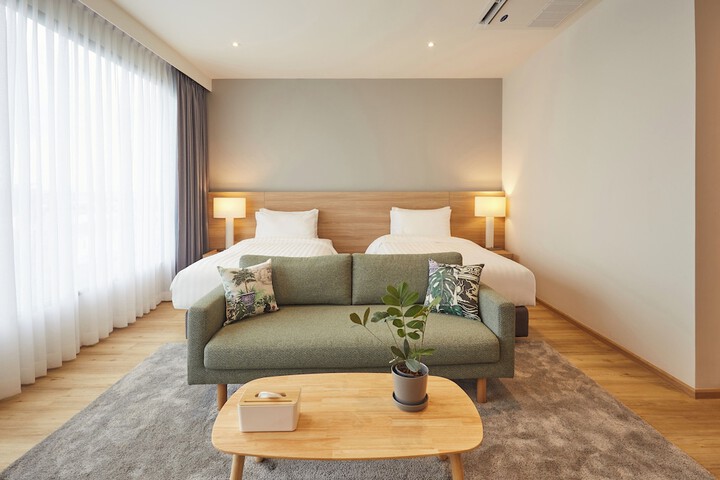 Room 18 of 37