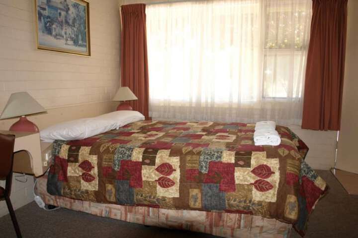 Room 5 of 61