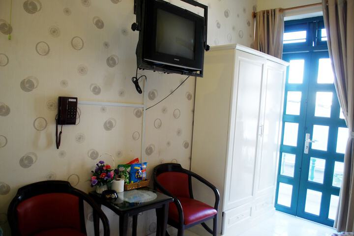 Room 9 of 32