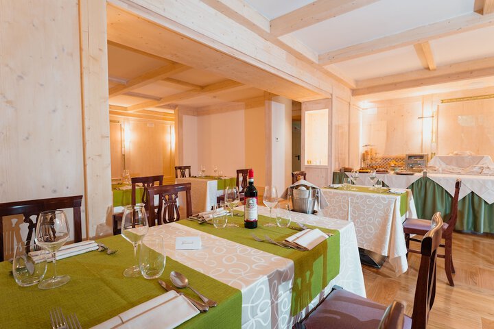 Dining 74 of 106
