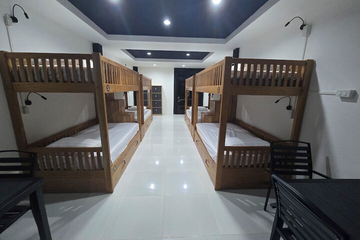 Room 43 of 171