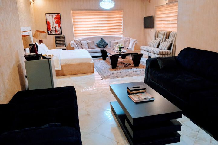 Room 12 of 29