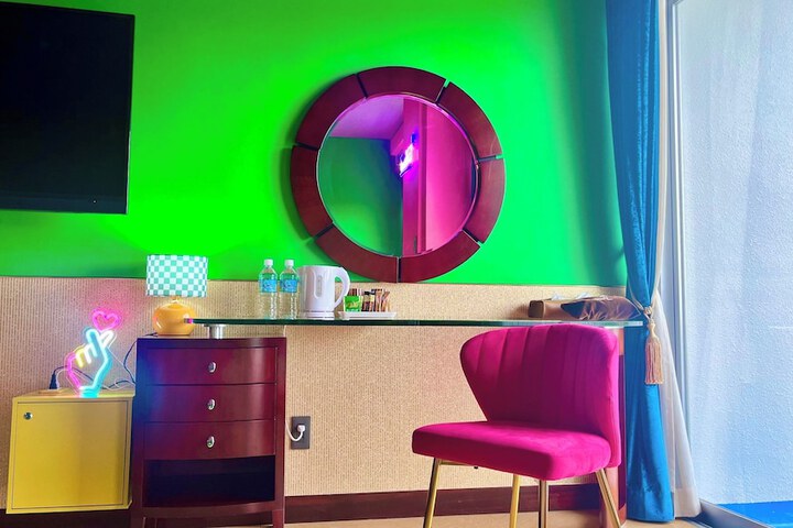 Room 50 of 149