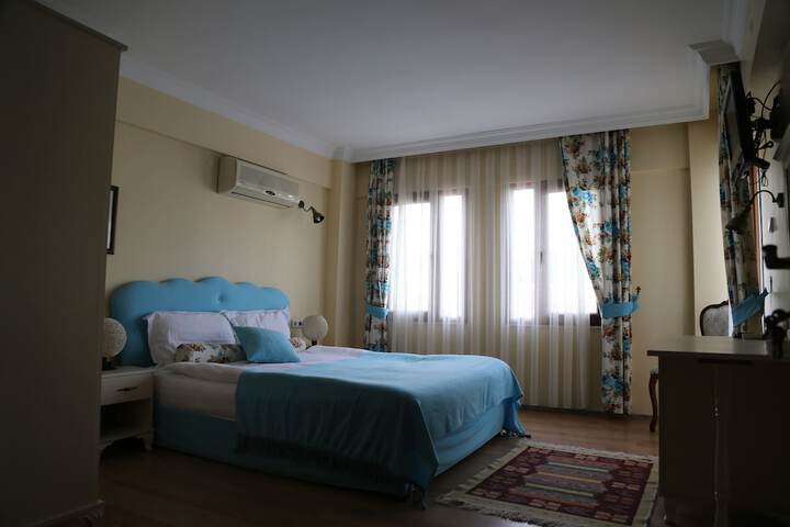 Room 4 of 47