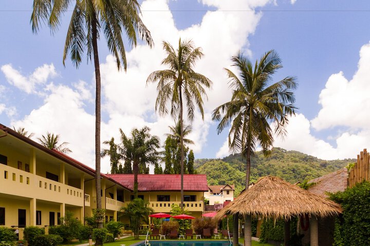 Pools & Facilities