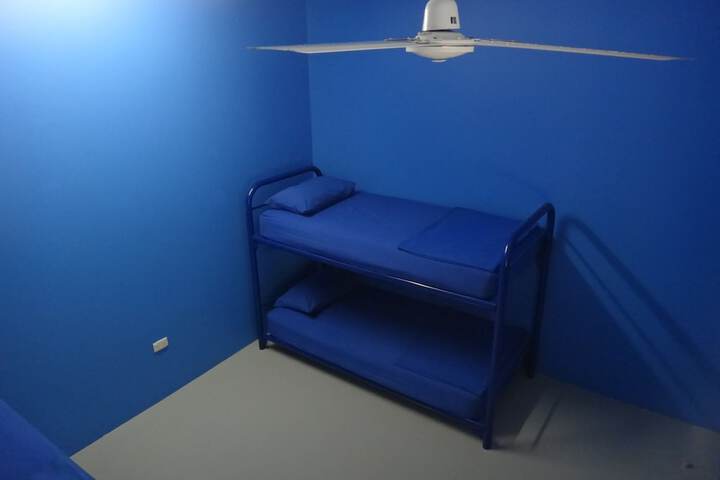 Room 4 of 39