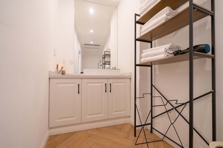 Room 16 of 21