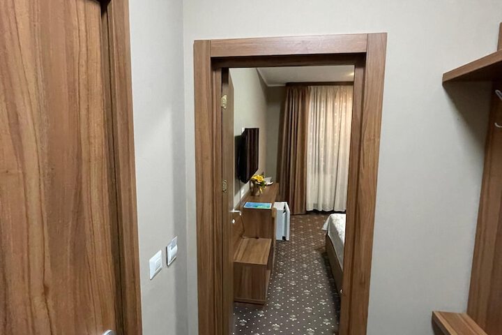 Room 3 of 57