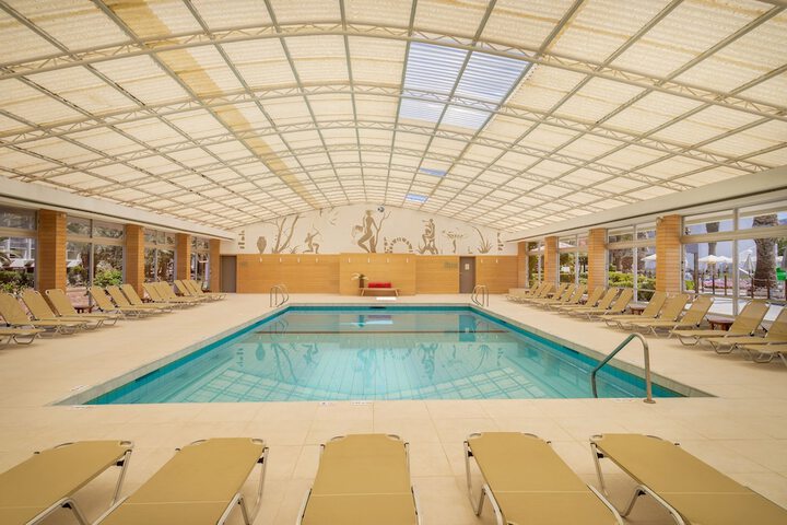 Pool 52 of 143