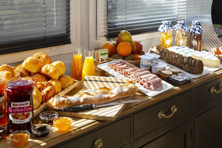 Dining Photos
