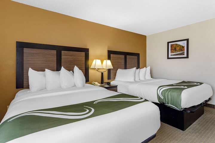 2 Queen Beds (14 of 26)