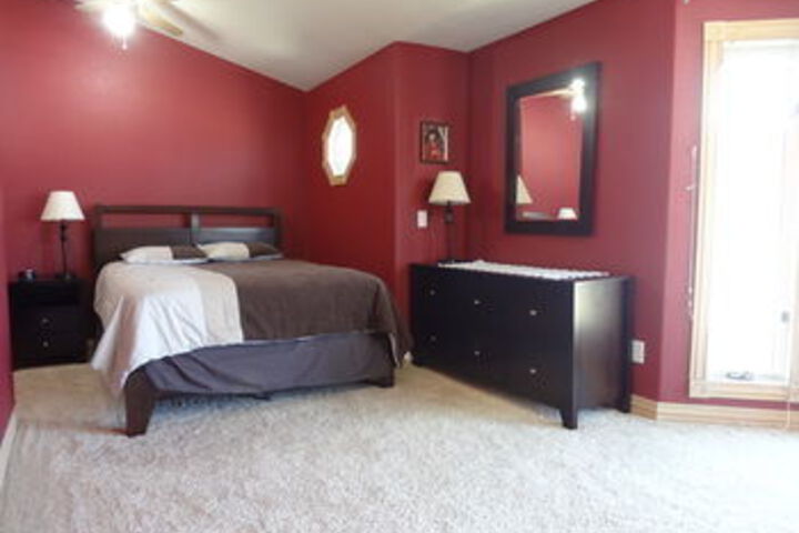 Room 4 of 17