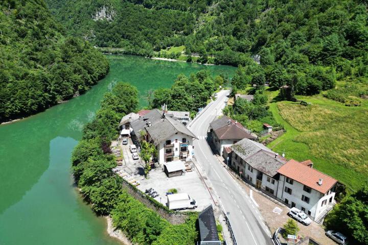 ALBERGO AL LAGO
