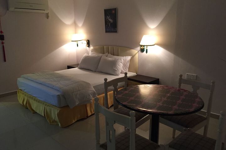 Room 9 of 48