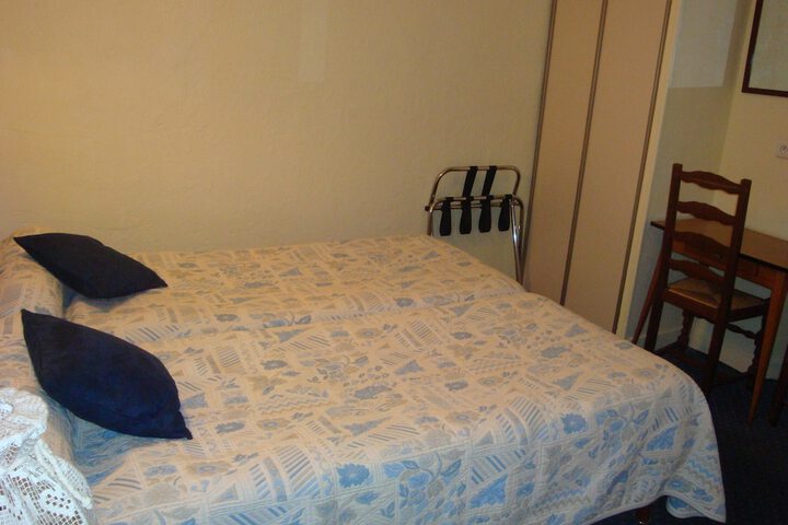 Room 9 of 22