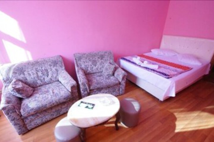 Room 10 of 42