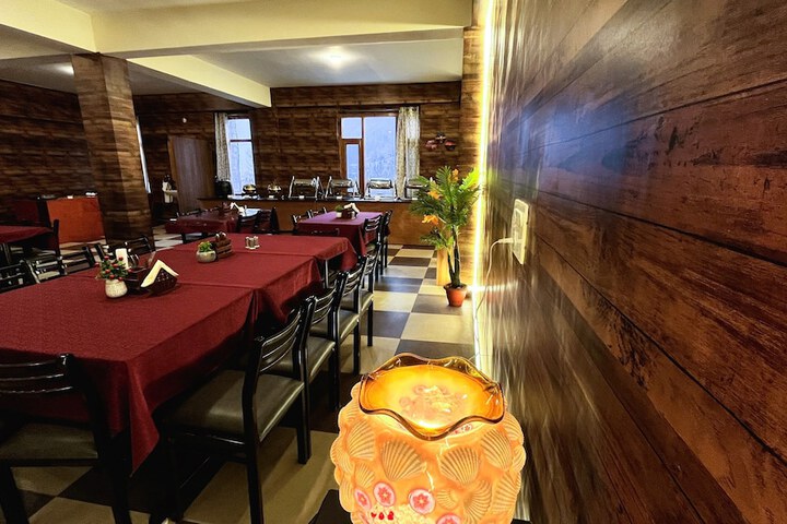 Dining 43 of 89