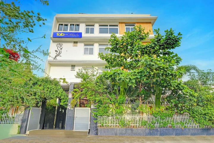 Fabhotel Verizon Villa Stays