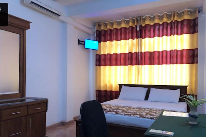 Room 5 of 37