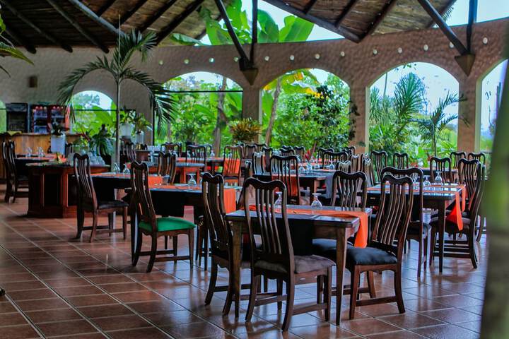 Dining 89 of 147