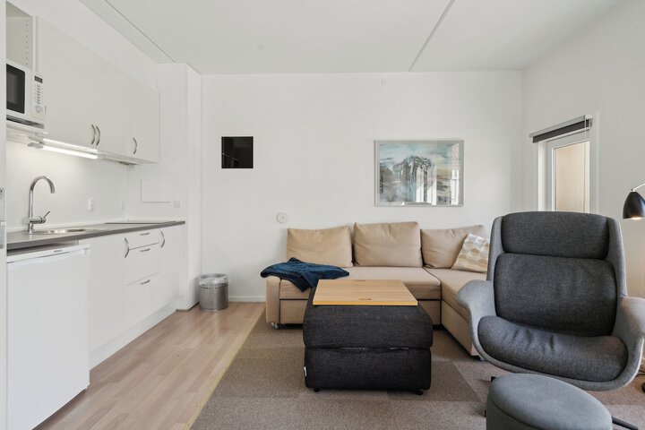 Room 8 of 28