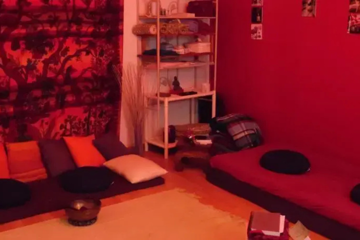 Room 2 of 11