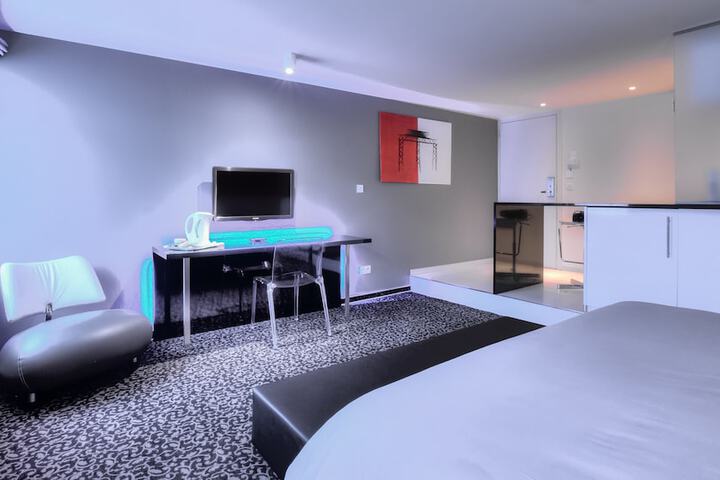 Room 4 of 29