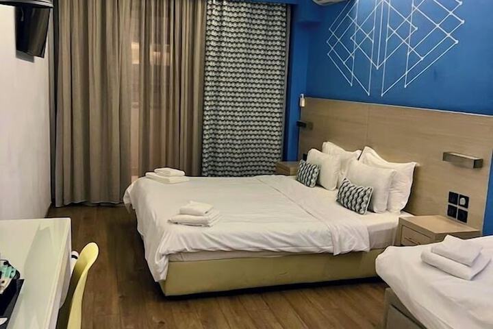 Room 44 of 98