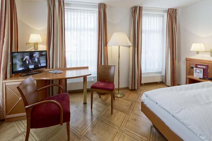 Room 10 of 45