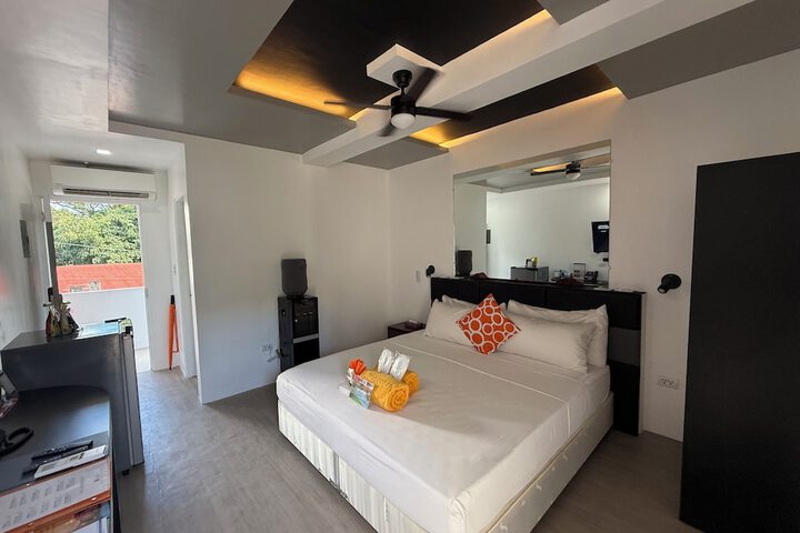 Room 140 of 403