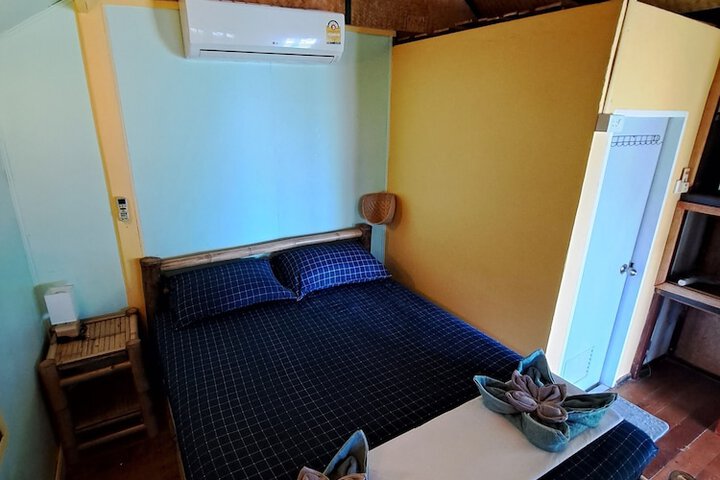 Room 28 of 98