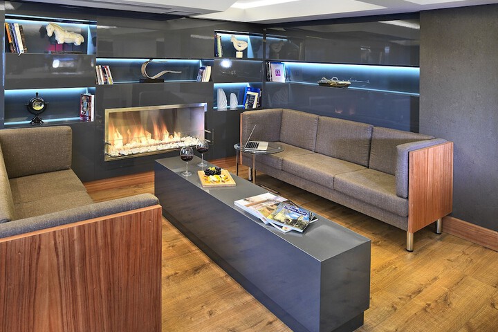 Entrance & Lobby