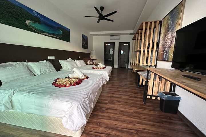 Room 16 of 163
