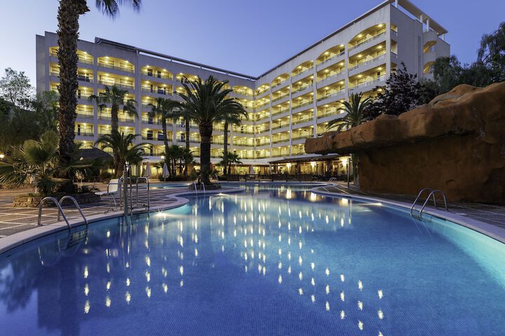 Hotel Pool