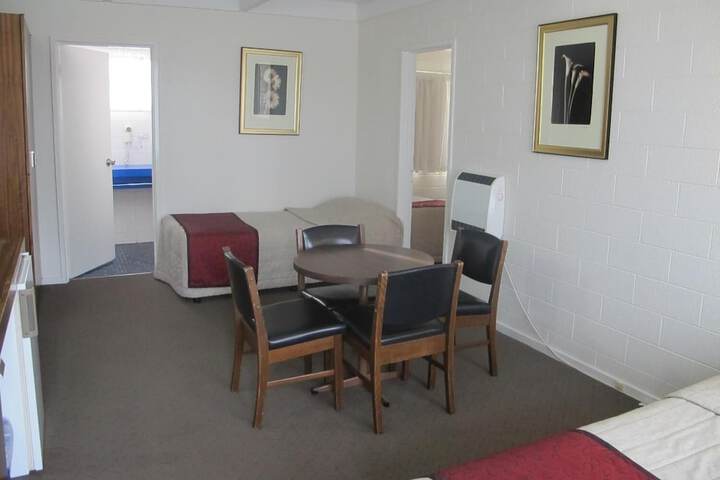 Room 13 of 42