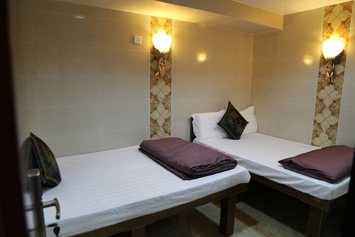 Room 7 of 42