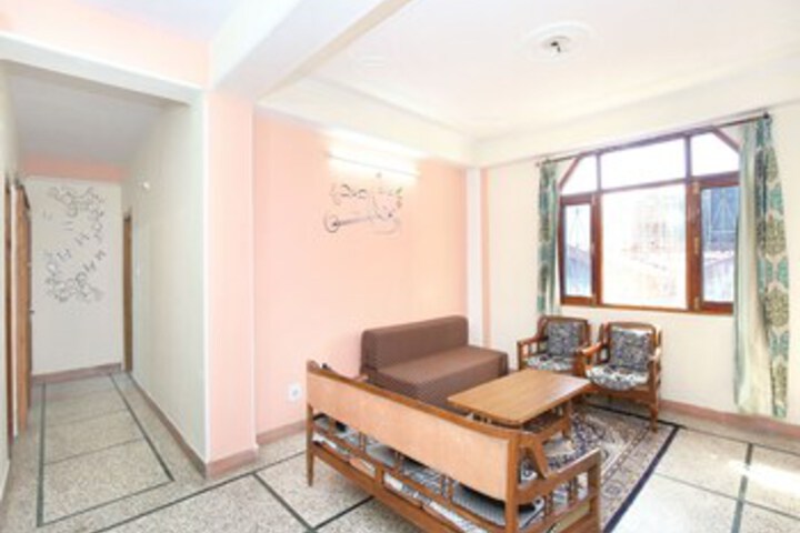 Room 11 of 25