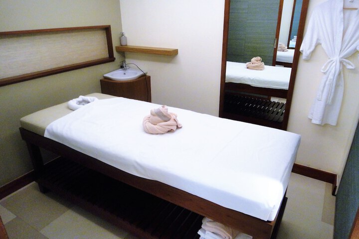 Room 82 of 128