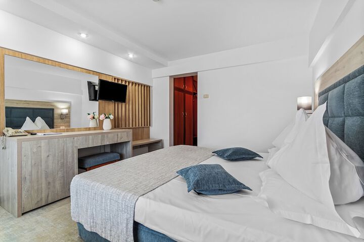 Room 5 of 31