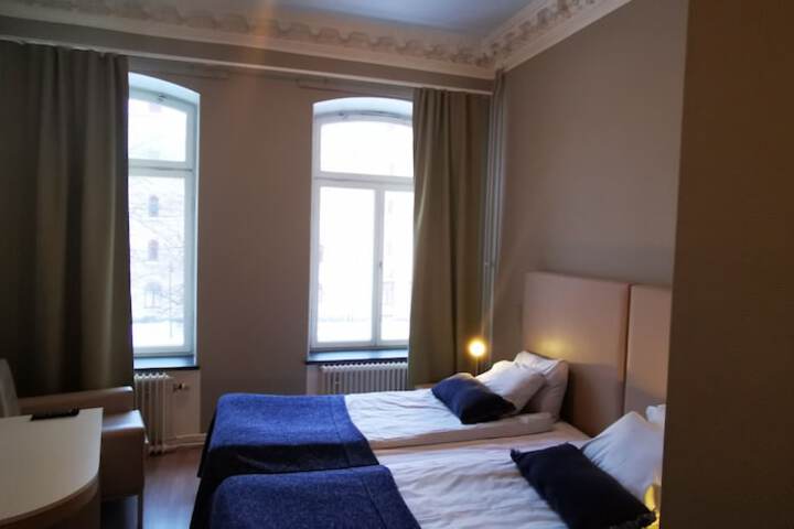 Room 11 of 50